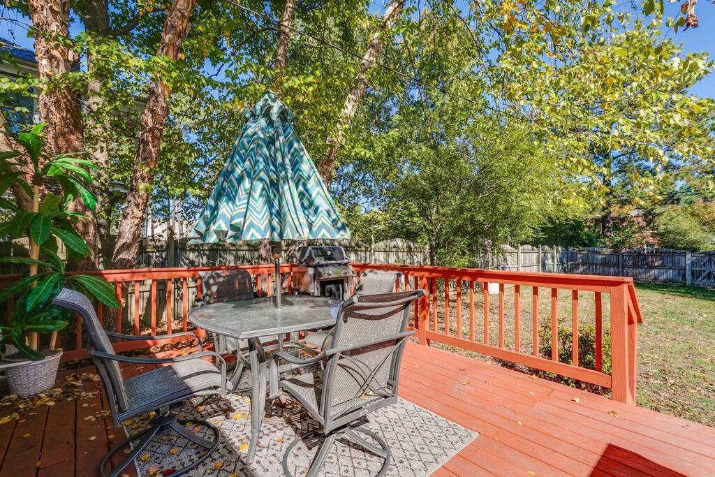 Lg Central Location Free Parking Fenced Yard Fire-Pit Richmond Buitenkant foto